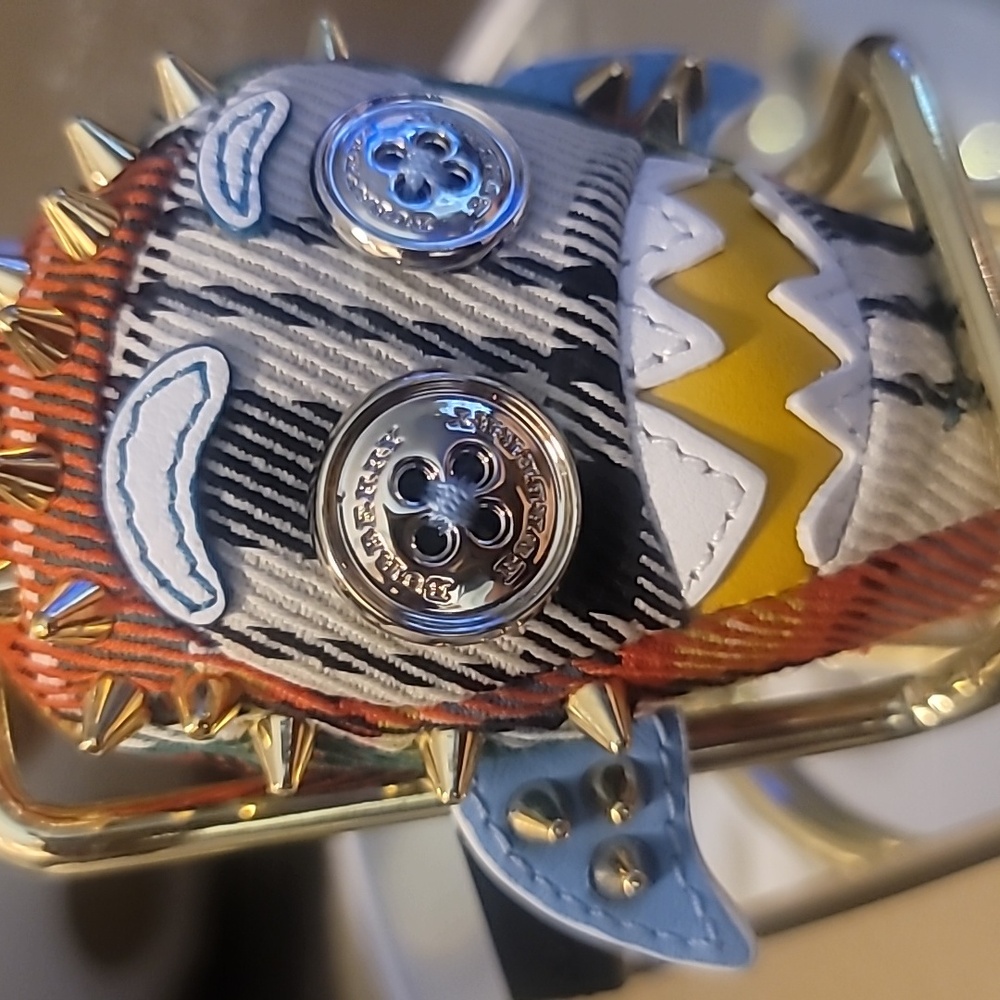 🦈💙BURBERRY Shark Charm💙🦈